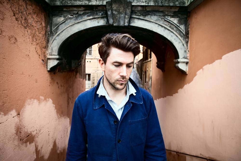 Luke Winslow-King tours in France and Benelux this month